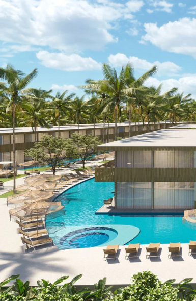 Resort luxuoso cercado por palmeiras tropicais, com uma piscina ampla e sinuosa que percorre toda a área externa. Espreguiçadeiras e guarda-sóis de palha estão dispostos ao longo da piscina, proporcionando um ambiente relaxante. No centro da imagem, um edifício moderno com grandes janelas de vidro reflete o céu azul com nuvens leves, harmonizando-se com o cenário paradisíaco.